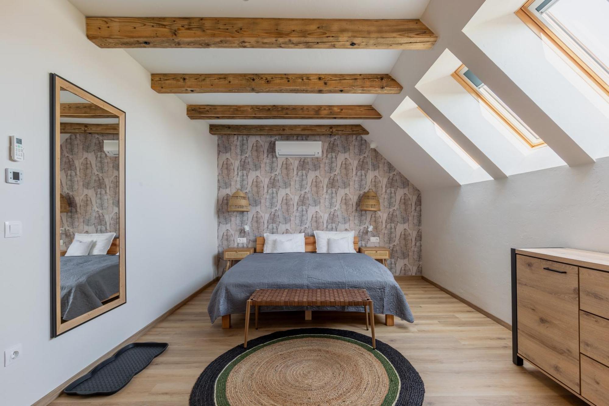 Tulipan Haz Apartament *